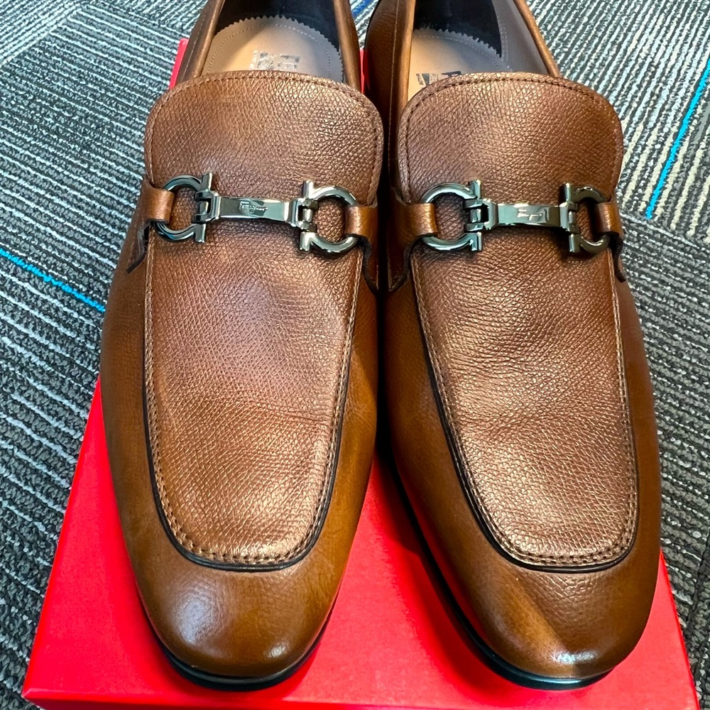 Ferragamo men’s loafers. Brown. 11 EEE.